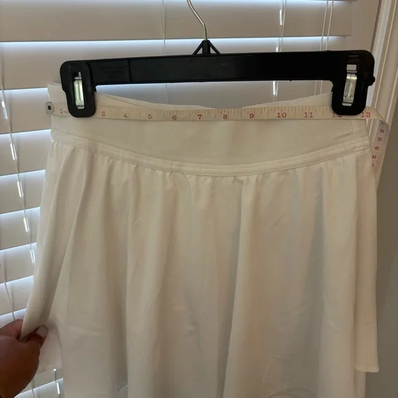 Lululemon Court Revival White Skort Size 6 - Picture 5 of 6